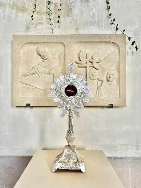 Reliquaire et bas relief de Saint-Madalvé